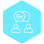 Zwei stilisierte Personen mit zwei sich überlappenden Sprechblasen darüber, dargestellt als weiße Linien auf einem hellblauen, sechseckigen Hintergrund.