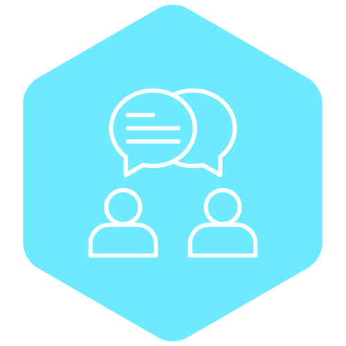 Zwei stilisierte Personen mit zwei sich überlappenden Sprechblasen darüber, dargestellt als weiße Linien auf einem hellblauen, sechseckigen Hintergrund.